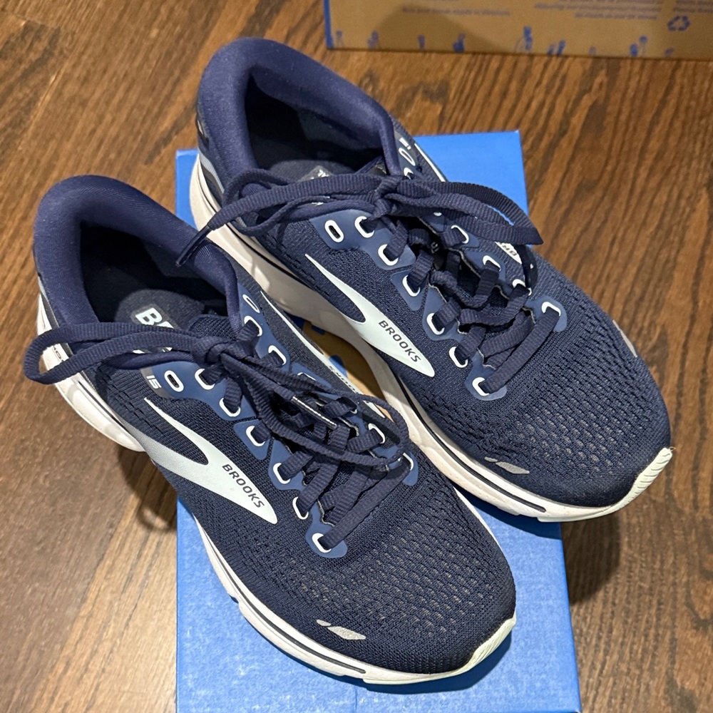 Brooks Ghost 15 size 6